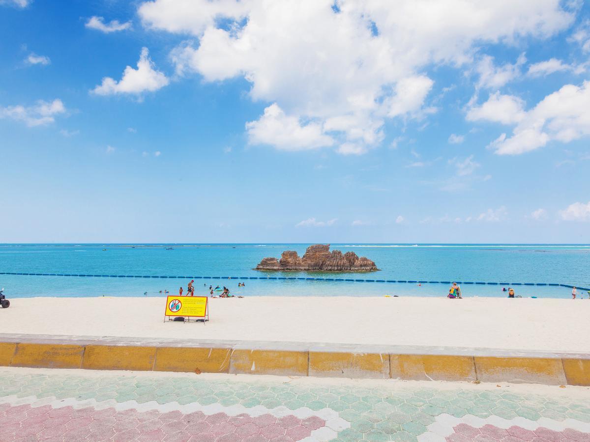 Kariyushi Condominium Resort Chatan Araha Sunset Exteriör bild